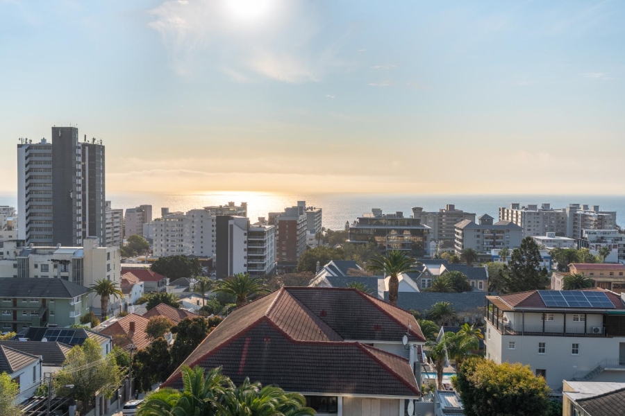 2 Bedroom Property for Sale in Sea Point Western Cape